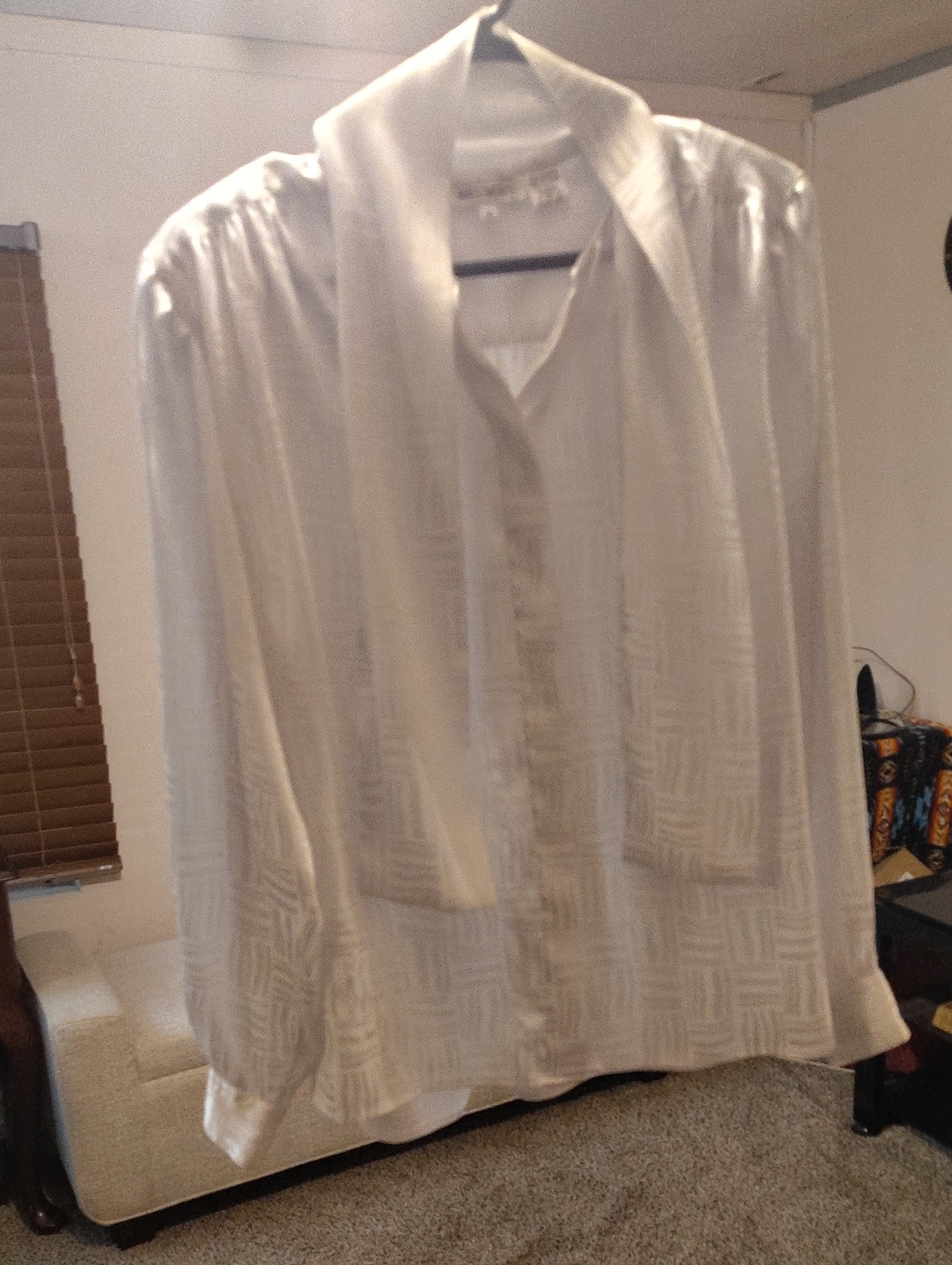 Investments Cream Textured Blouse with Label